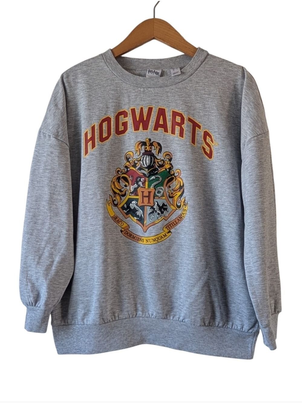 S • Harry Potter • Gray Hogwarts Crewneck Sweatshirt - Hogwarts Crest Graphic